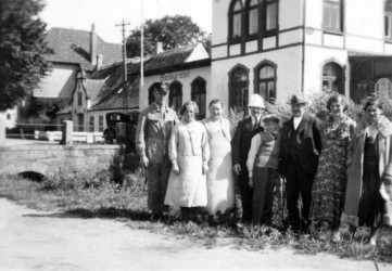 Karen’s parents Søren (fourth from left) and Ellen (far right)