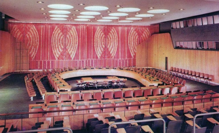 The United Nations curtain restoration